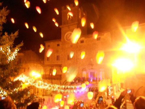 Chinese lanterns Cortona 29 12 12 2