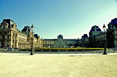 Louvre: romeisalwaysagoodidea.wordpress.com